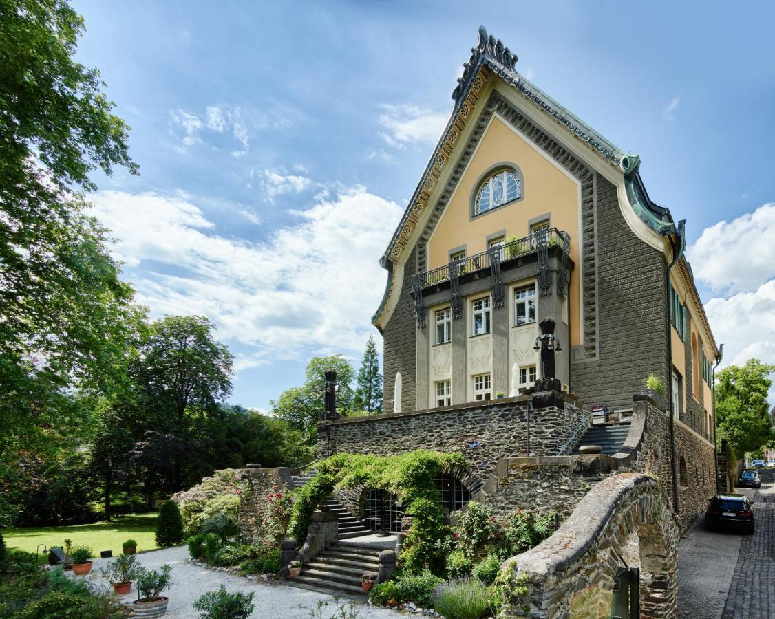Ferienwohnung Weingut Villa Huesgen Am Moenchhof ทราเบิน-ทราร์บาค ภายนอก รูปภาพ