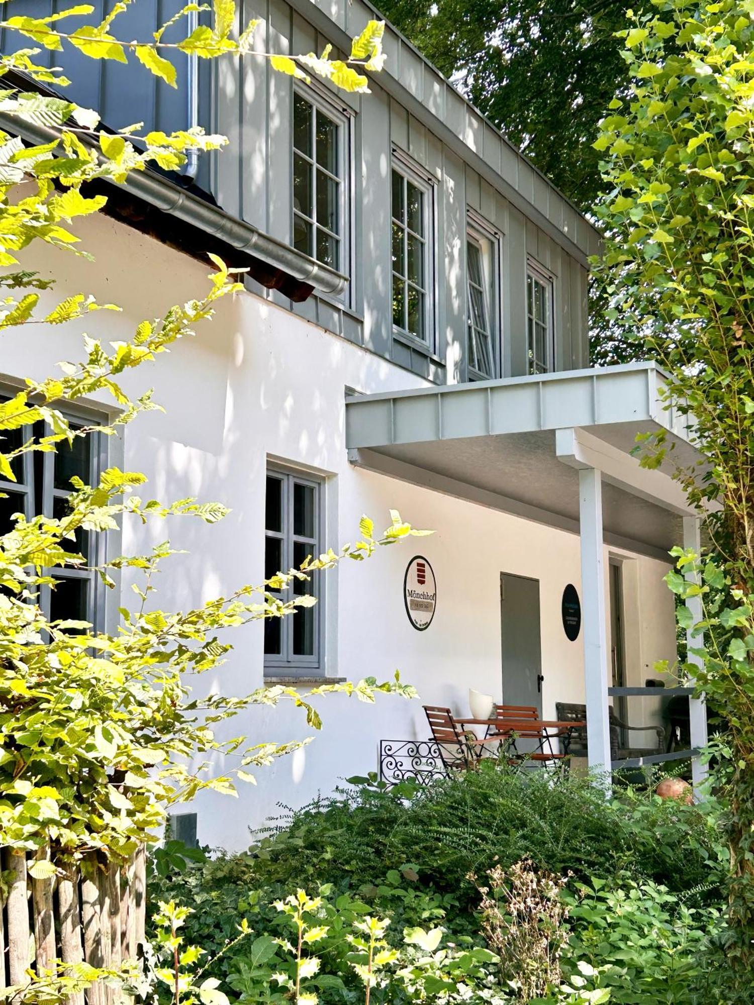 Ferienwohnung Weingut Villa Huesgen Am Moenchhof ทราเบิน-ทราร์บาค ภายนอก รูปภาพ